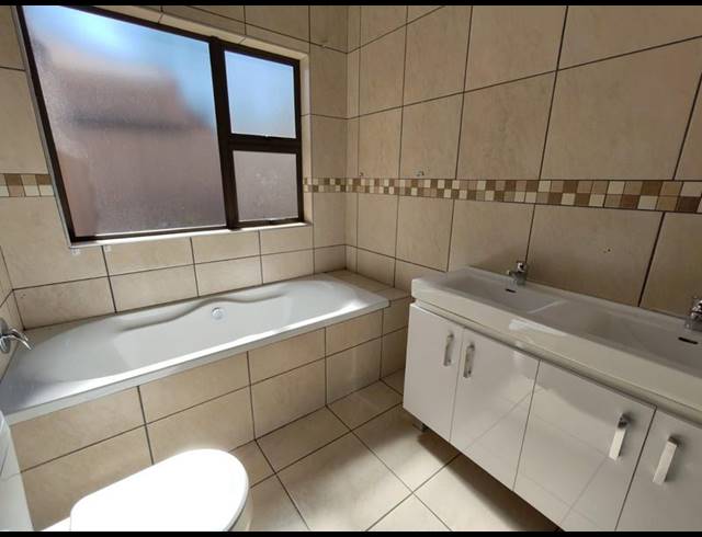 4 BEDROOM CLUSTER FOR SALE IN THREE RIVERS EAST